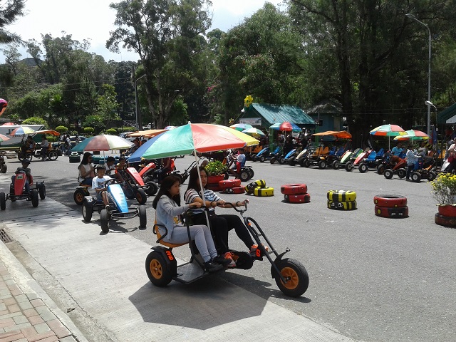 Biking-Parkour für Kinder im Burnham Park in Baguio City