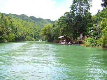 Der Loboc River auf Bohol ist neben den bekannten Chocolate Hills eines der attraktivsten Ausflugsziele auf der Inselprovinz